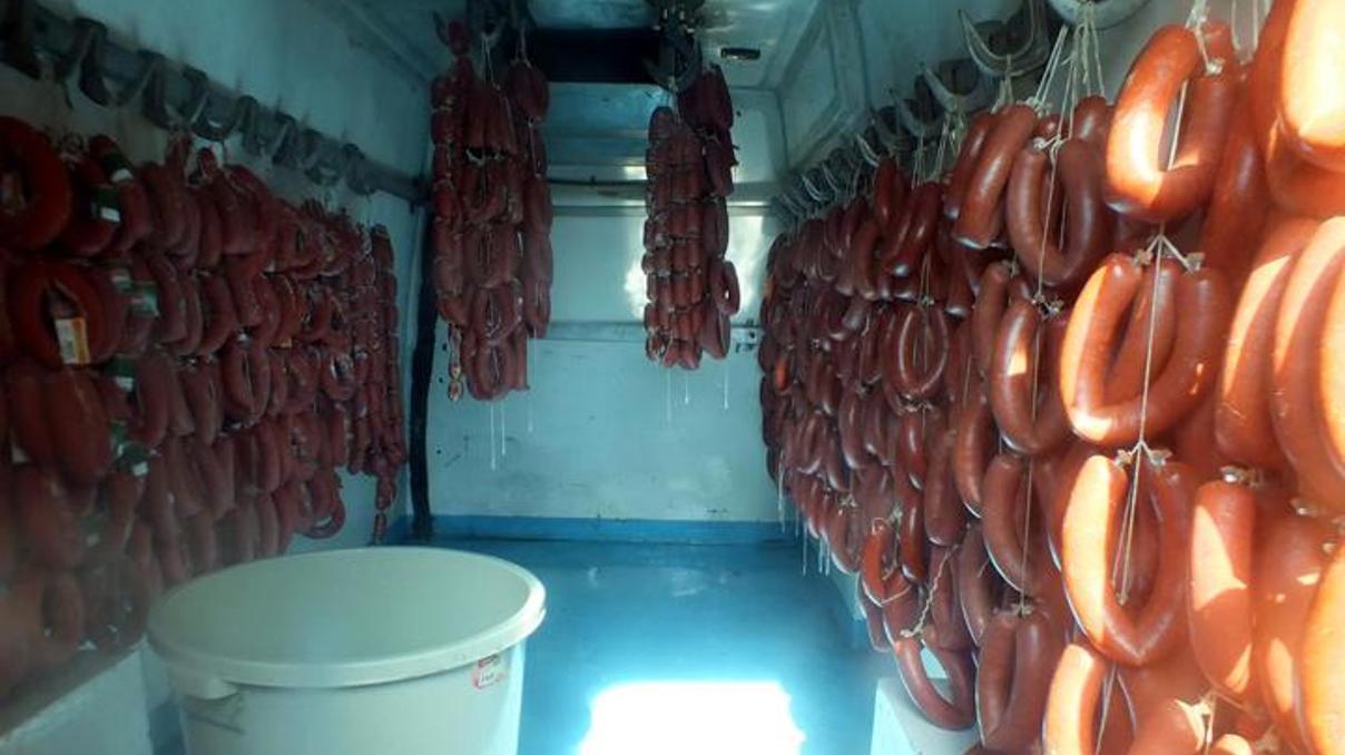 Marmariste 300 kilo bozuk sucuk ele geçirildi
