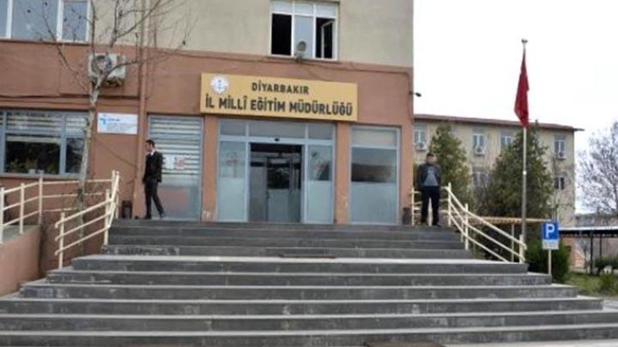 Diyarbakırdaki okullarda 150 sakıncalı işten atıldı Diyarbakırdaki okullarda 150 sakıncalı işten atıldı