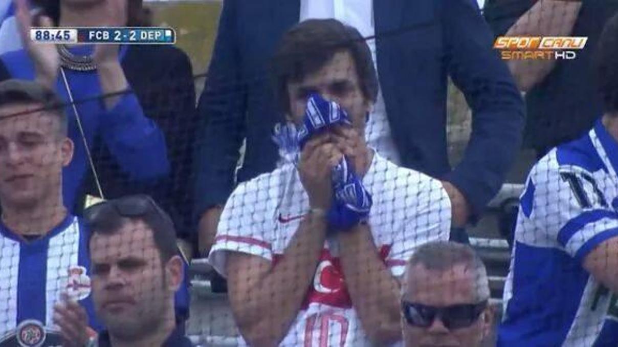Türkiye formalı Deportivo taraftarı