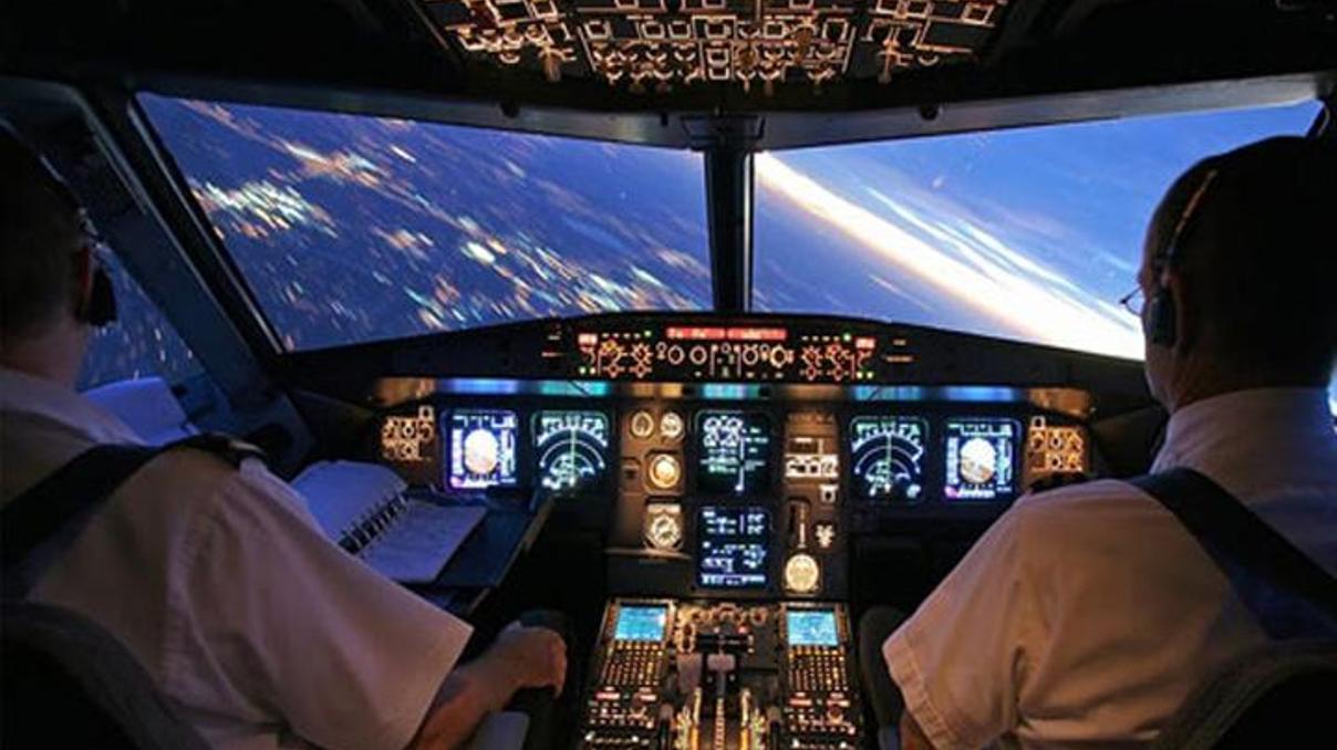 Kaptan pilot uçuş sırasında hayatını kaybetti