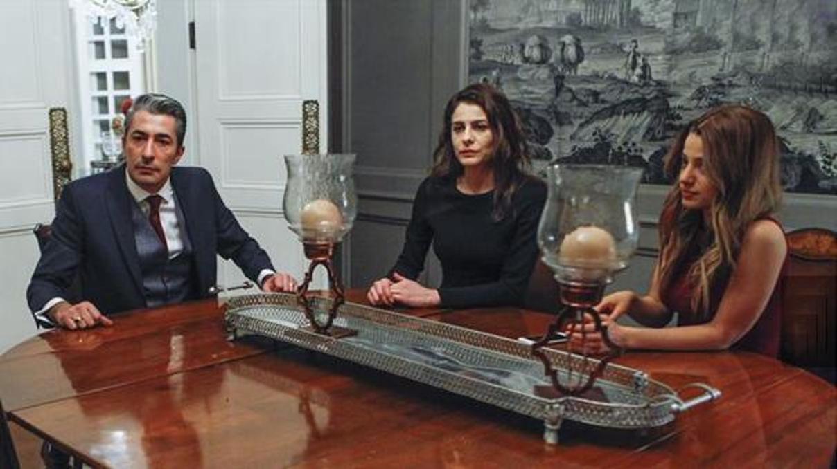 Paramparça dizisinin 53. yeni bölümünde şok eden gerçek - Canlı izle Paramparça dizisinin 53. yeni bölümünde şok eden gerçek - Canlı izle