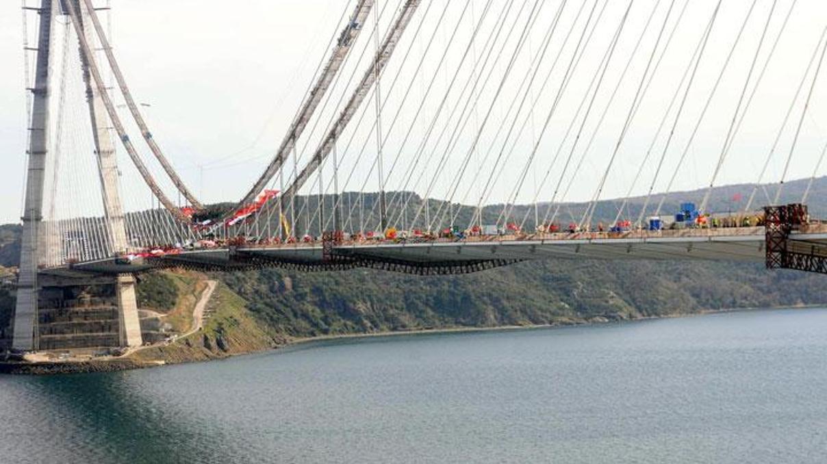 3. köprüde son tabliye yerleştirildi