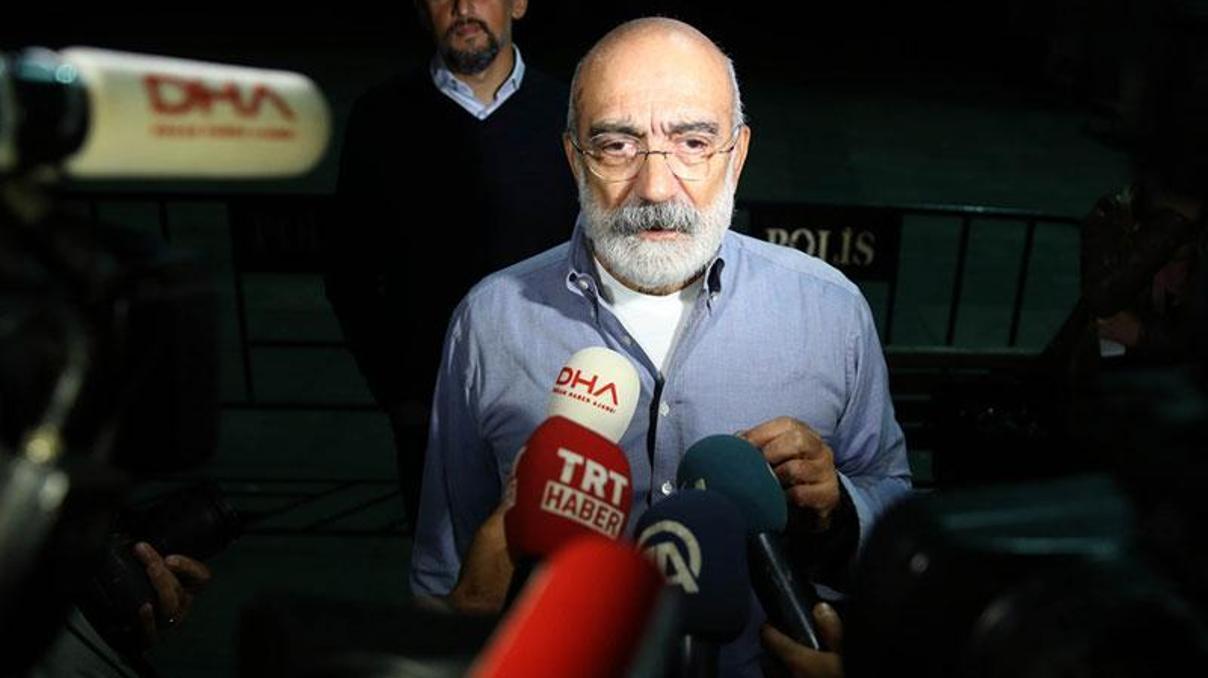 Ahmet Altan yeniden gözaltında Ahmet Altan yeniden gözaltında
