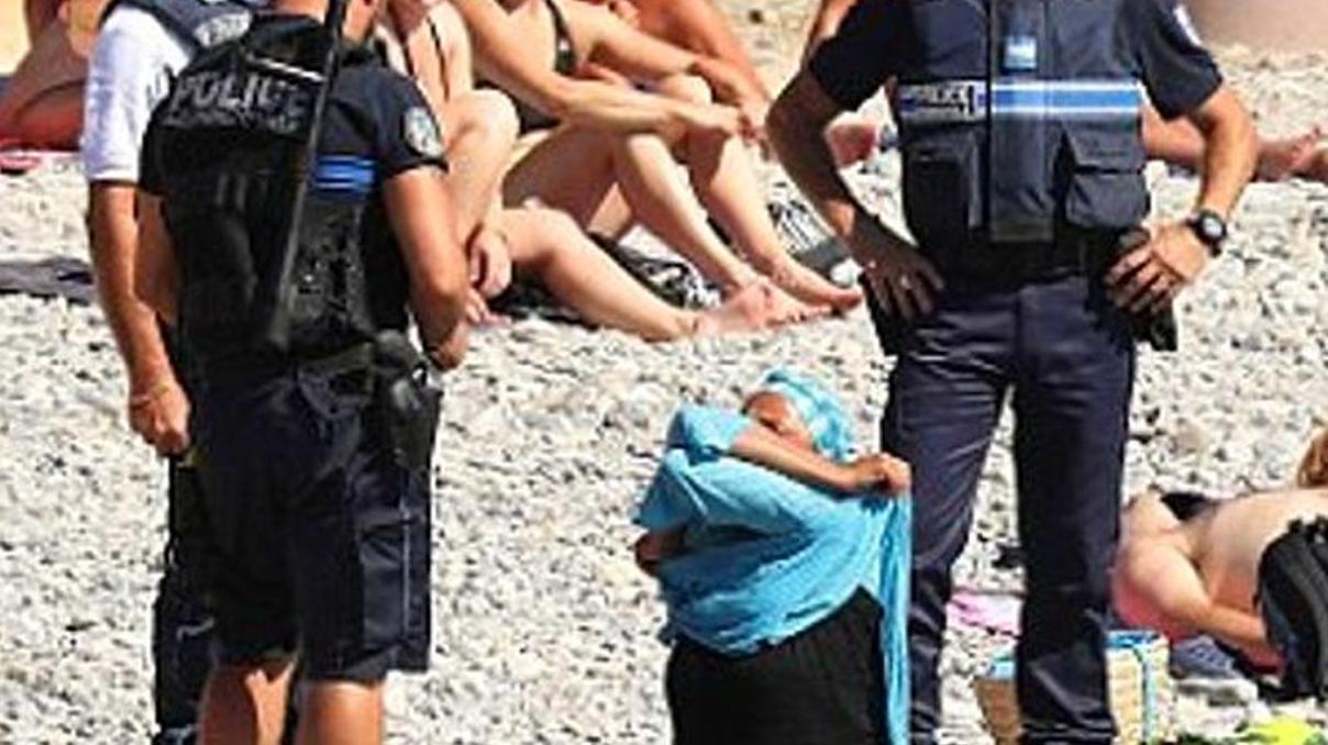 Fransa tesettür mayosu yasağından yine döndü Fransa tesettür mayosu yasağından yine döndü