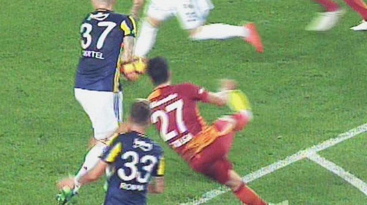 Galatasaraylı futbolcuların penaltı isyanı Galatasaraylı futbolcuların penaltı isyanı