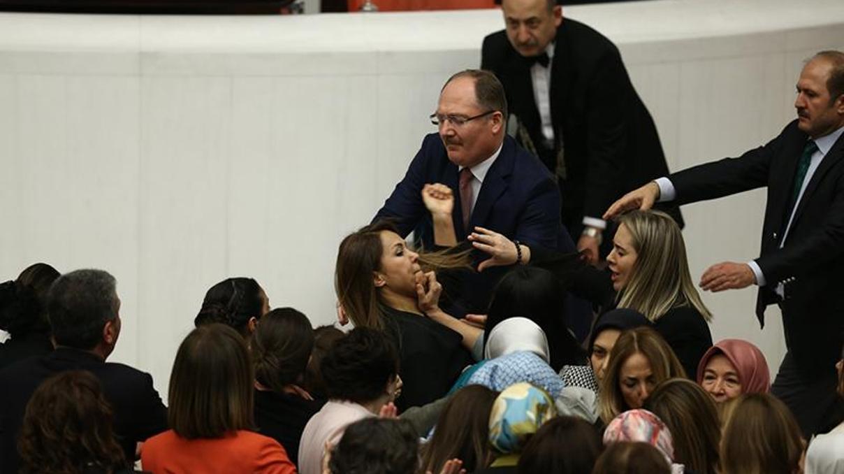 Kati Piriden Mecliste darba uğrayan kadınlara geçmiş olsun mesajı