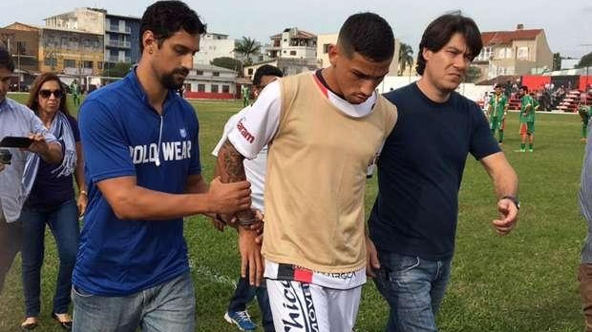 Yedek kulübesinde göz altına alındı