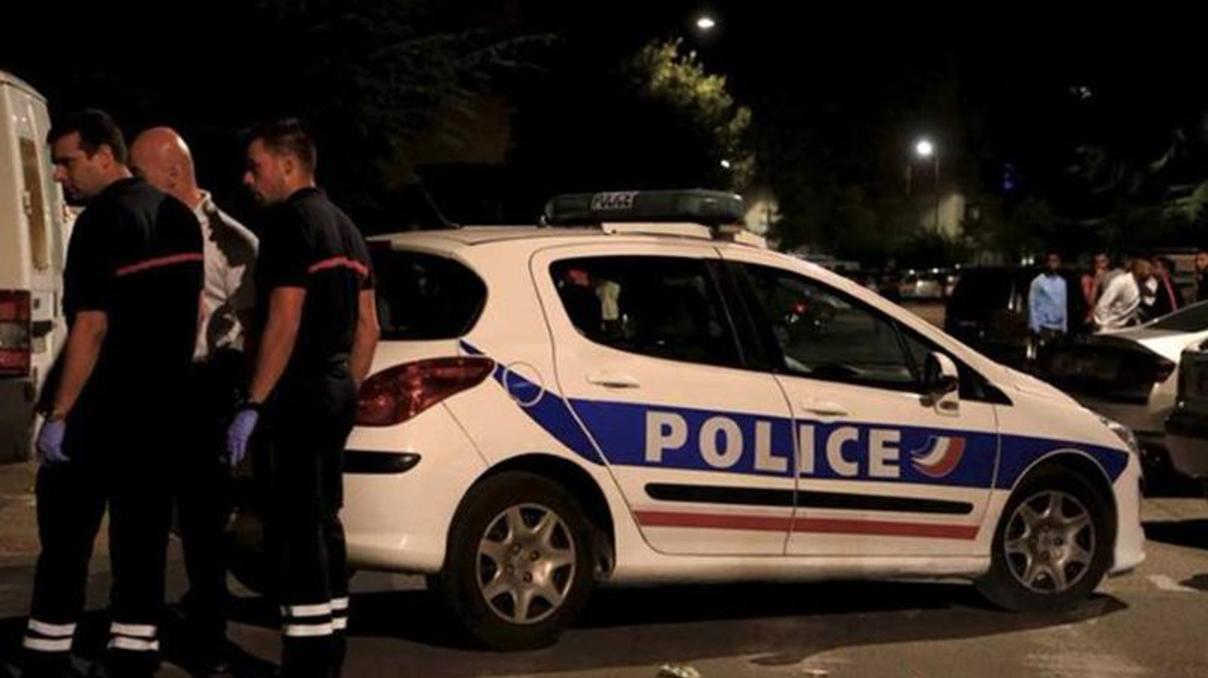 Camiden çıkanlara silahlı saldırı