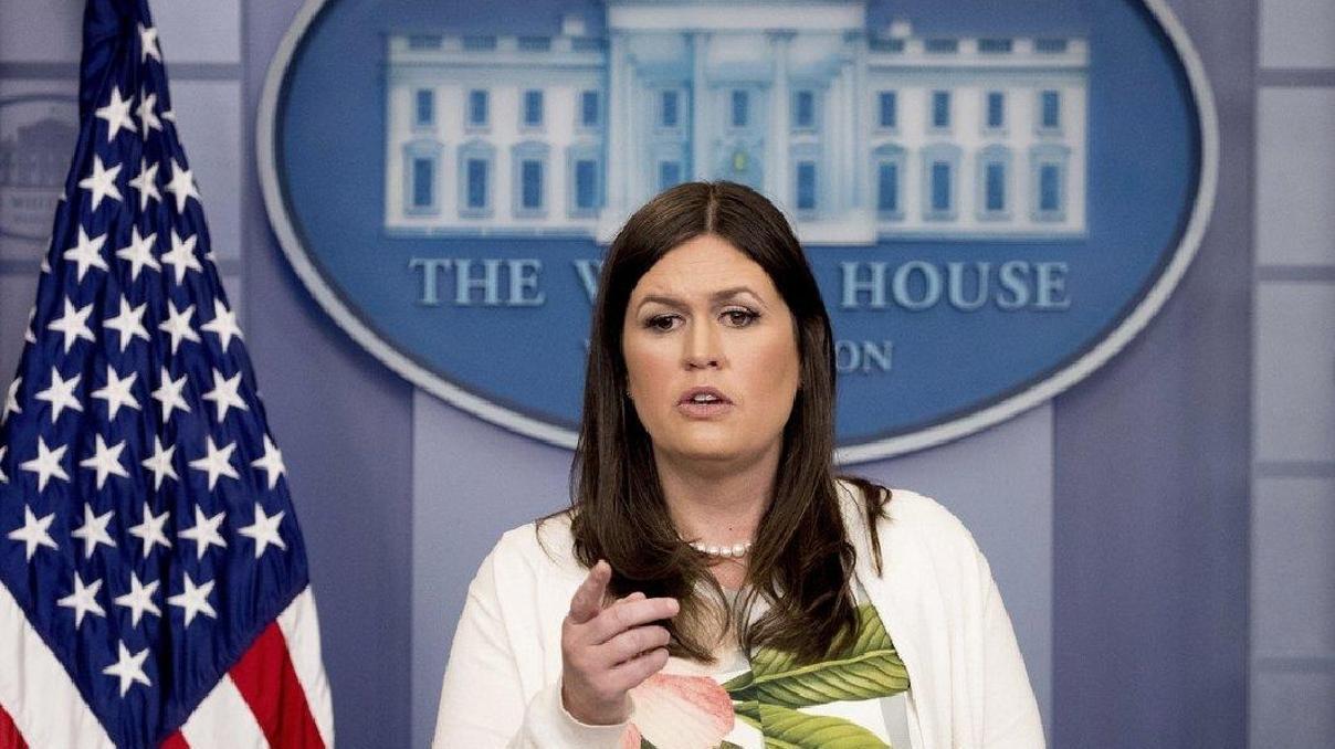 Beyaz Saray: Trump, FBI Direktörü Comeyi kovduğu için gurur duyuyor Beyaz Saray: Trump, FBI Direktörü Comeyi kovduğu için gurur duyuyor