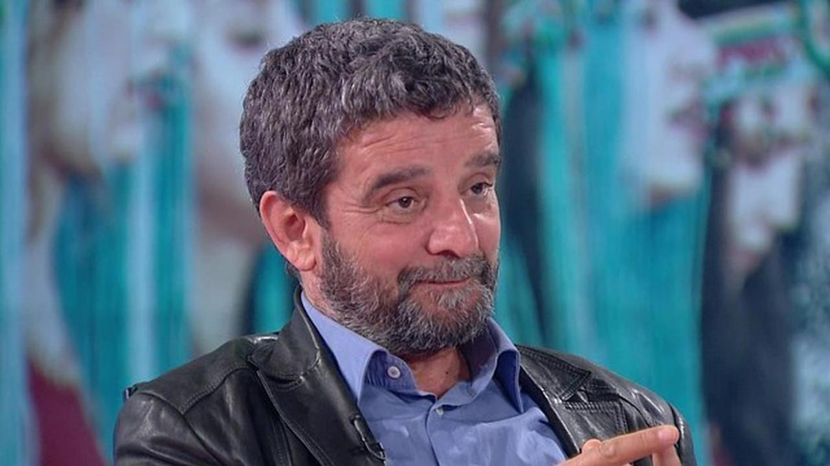 Mümtazer Türköne: Büstümü Çağlayan Adliyesi önüne diksinler Mümtazer Türköne: Büstümü Çağlayan Adliyesi önüne diksinler