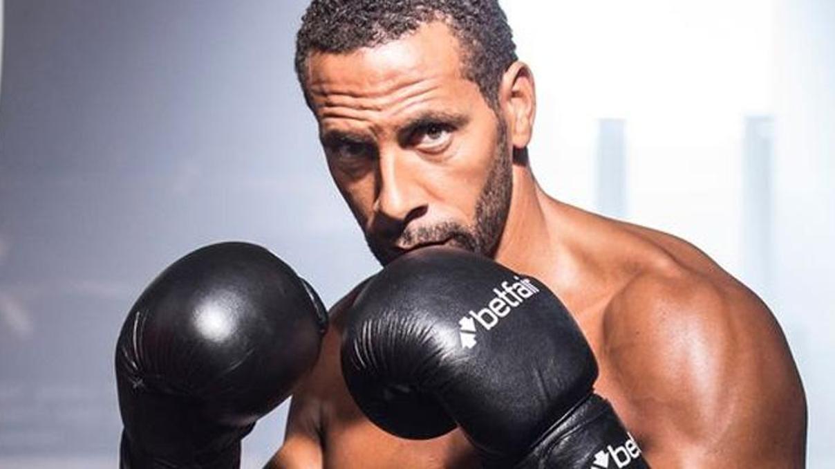 Futbolu bırakan Rio Ferdinand boksör oldu Futbolu bırakan Rio Ferdinand boksör oldu