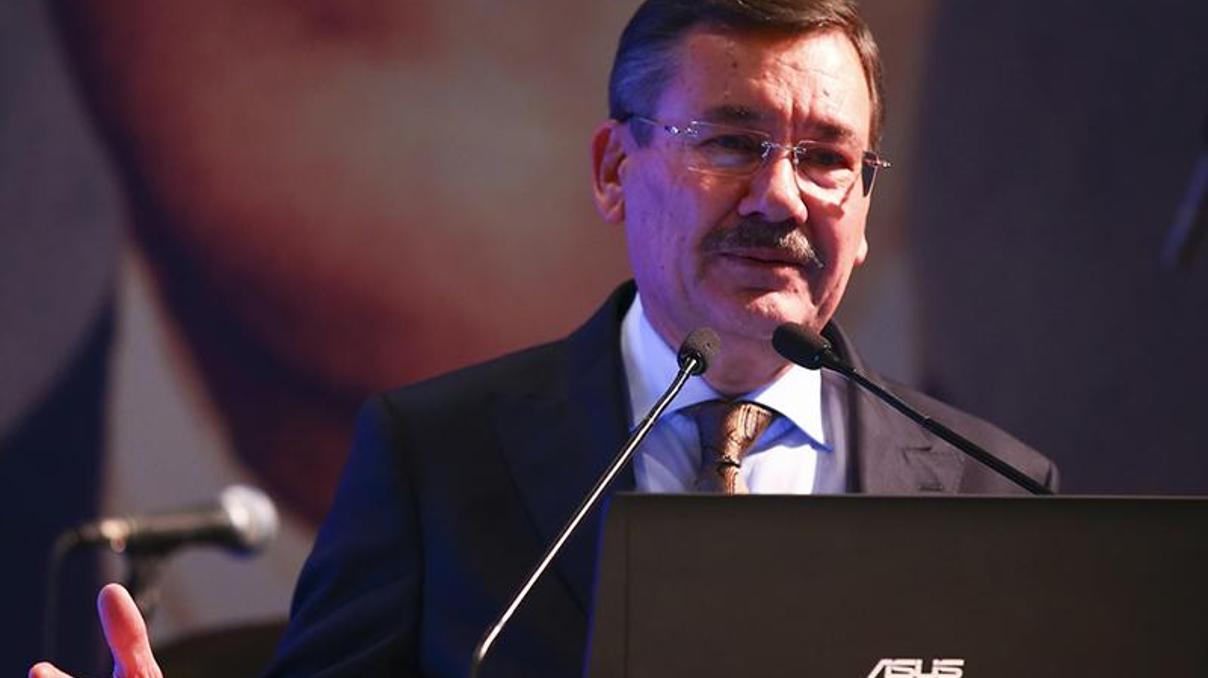 Sözcüden, köşe isteyen Melih Gökçeke yanıt Sözcüden, köşe isteyen Melih Gökçeke yanıt