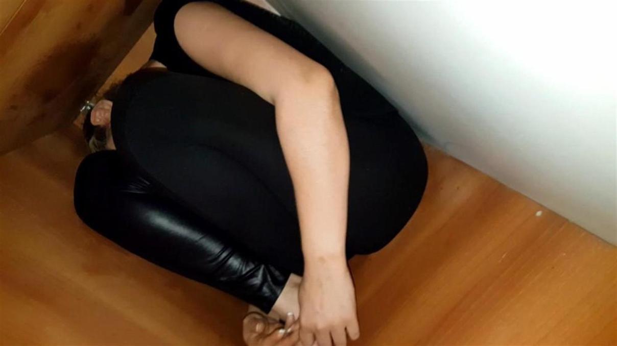 Polis baskınında dolaba saklandı, ölmek üzereyken son anda kurtarıldı Polis baskınında dolaba saklandı, ölmek üzereyken son anda kurtarıldı