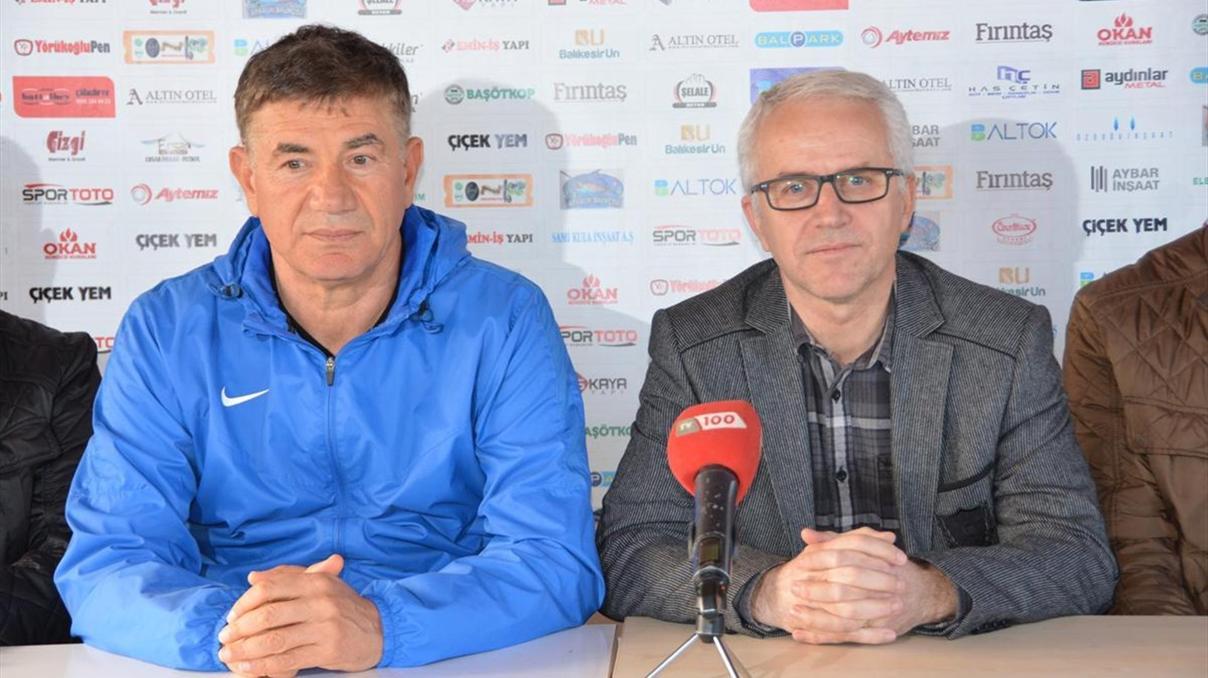 Giray Bulak Balıkesirsporla imzaladı Giray Bulak Balıkesirsporla imzaladı