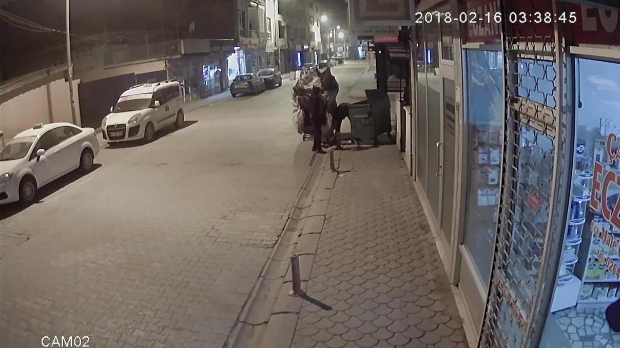 Rögar kapağını çaldılar Rögar kapağını çaldılar