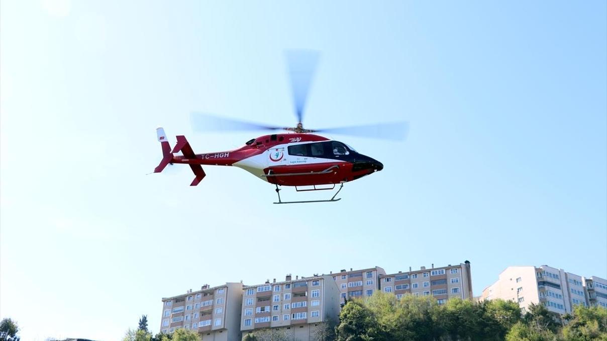 Ambulans helikopter Afgan bebek için havalandı Ambulans helikopter Afgan bebek için havalandı