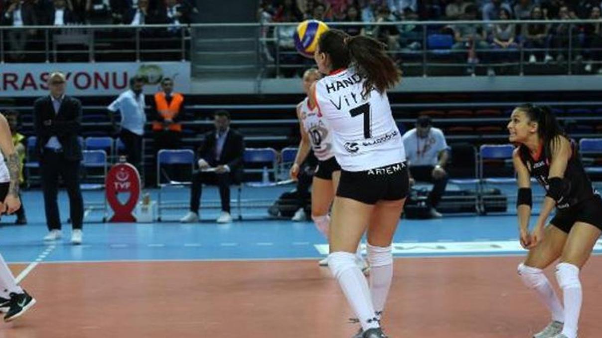 Seri 2-2 oldu, şampiyonluk son maça kaldı Seri 2-2 oldu, şampiyonluk son maça kaldı