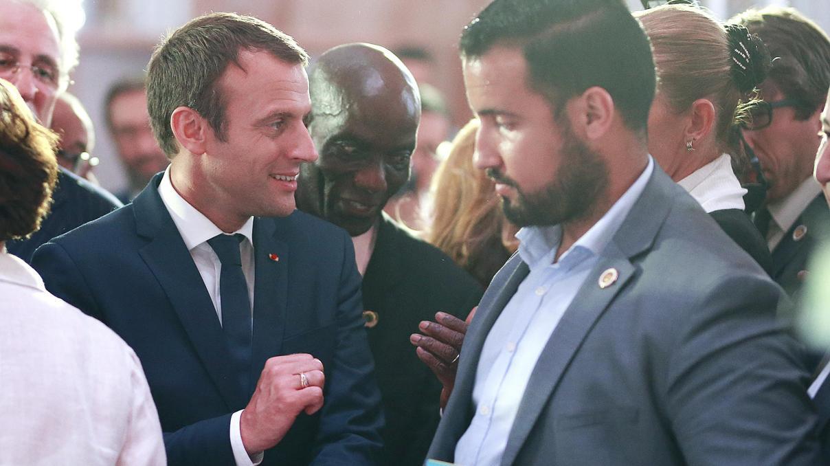 Macrondan gösterici döven danışmanı hakkında ilk açıklama Macrondan gösterici döven danışmanı hakkında ilk açıklama