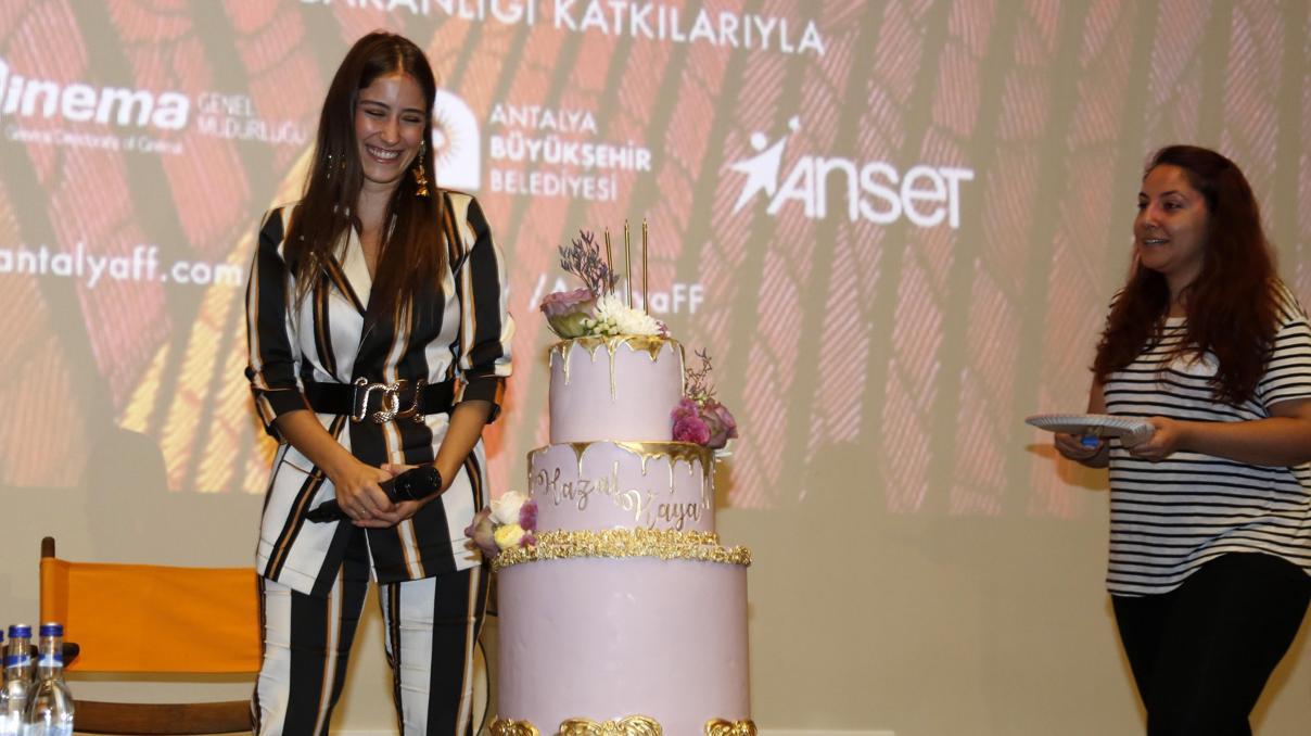 Hazal Kayayı ağlatan kutlama