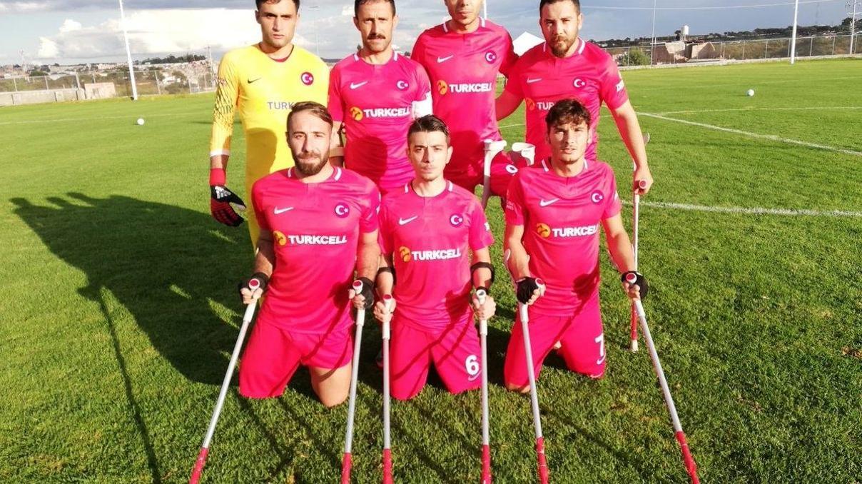 Türkiyenin rakibi maça çıkmadı
