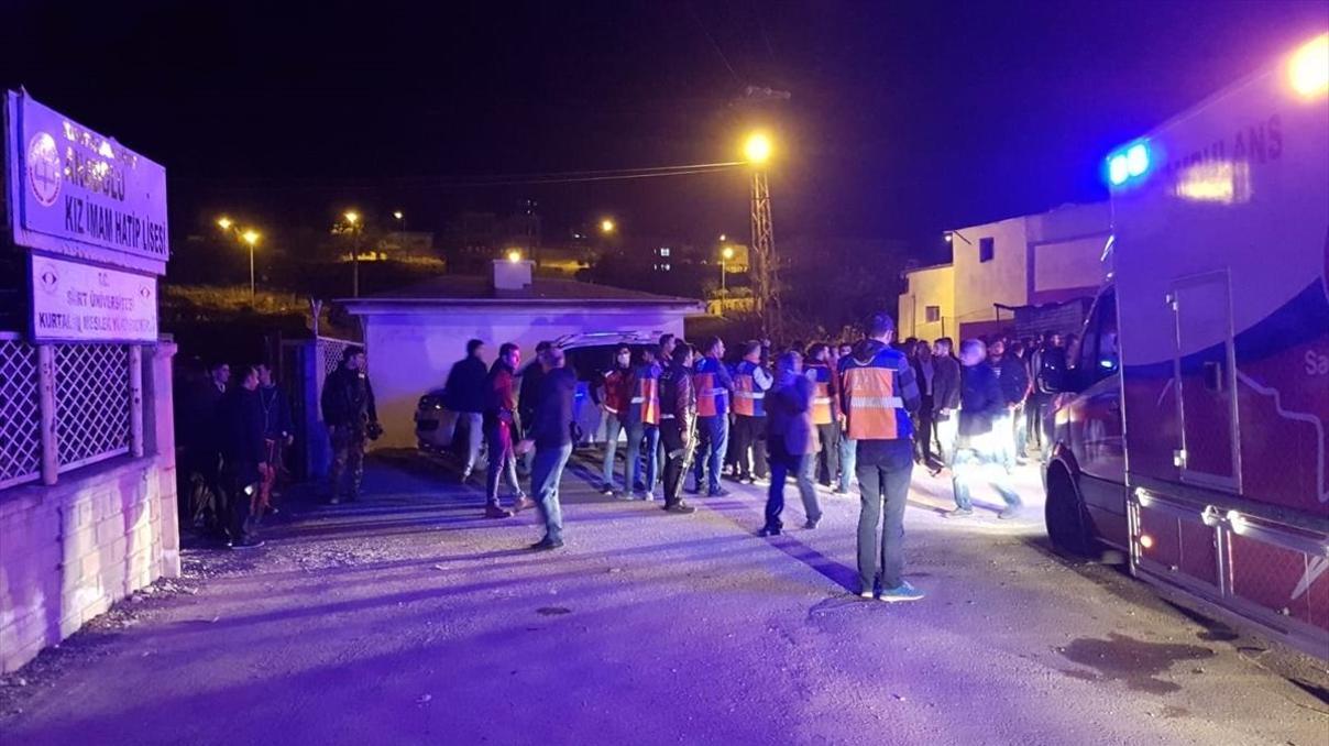Terör örgütü yandaşları öğrenci yurduna gaz bombası attı