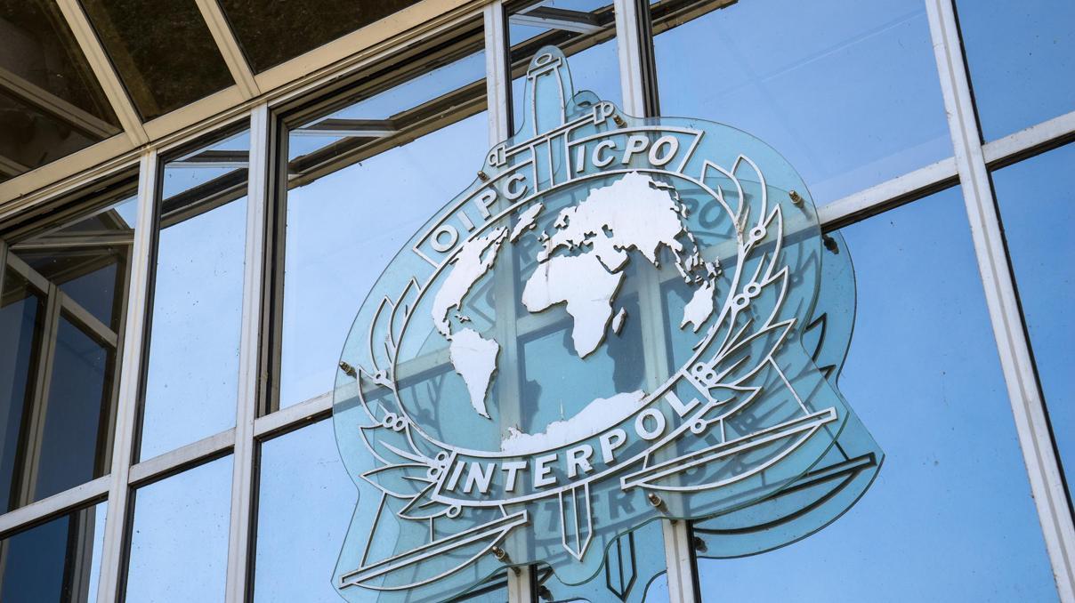 INTERPOL, Karadavinin ismini kırmızı bültenden kaldırdı