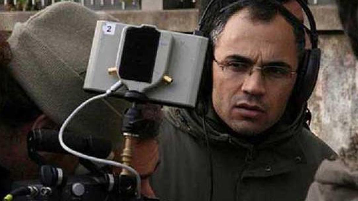 Yönetmen Kazım Öz gözaltına alındı Yönetmen Kazım Öz gözaltına alındı