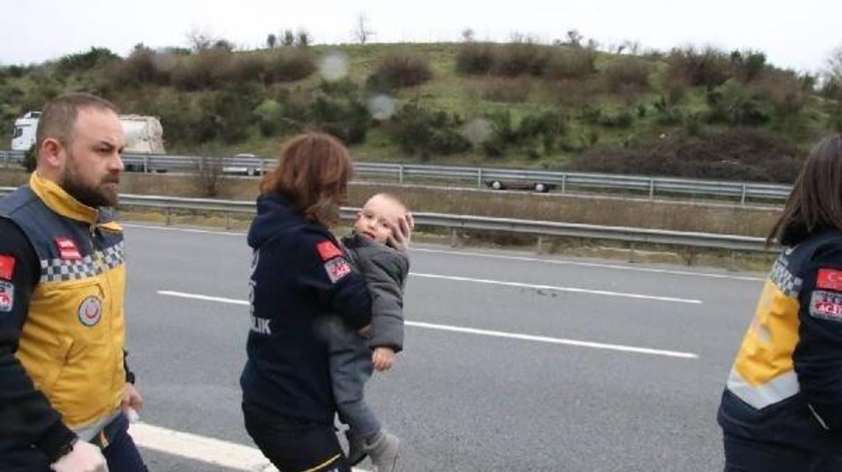 Kazada sürücü ve eşi öldü, bebeğin burnu bile kanamadı Kazada sürücü ve eşi öldü, bebeğin burnu bile kanamadı