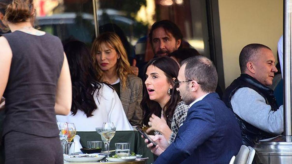 Elif Dürüst, Hakan Meriçliler ile koyu sohbette Elif Dürüst, Hakan Meriçliler ile koyu sohbette