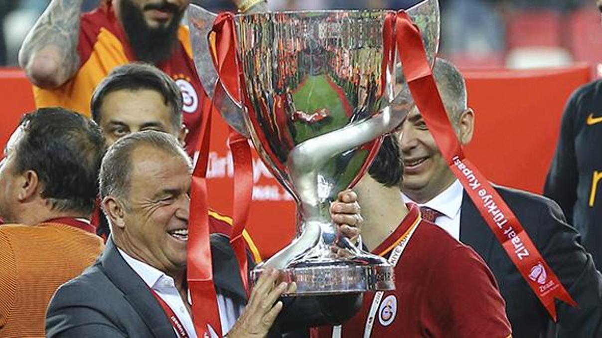Galatasaray duble peşinde Galatasaray duble peşinde