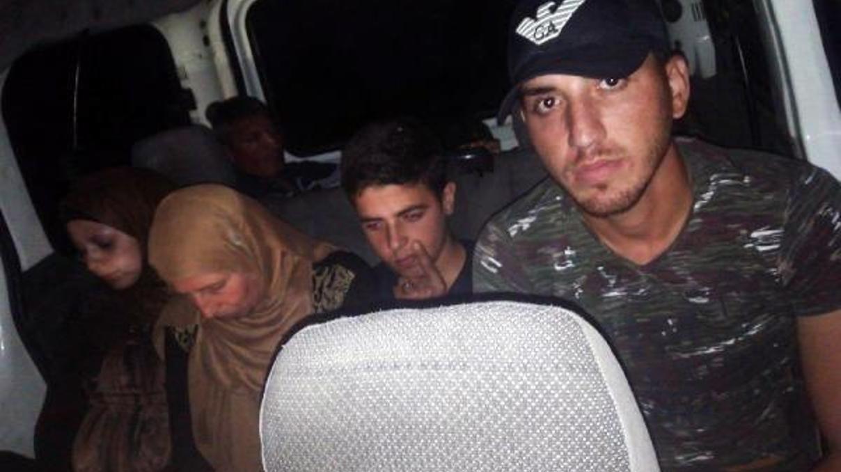 Yayladağında 9 kaçak yakalandı Yayladağında 9 kaçak yakalandı