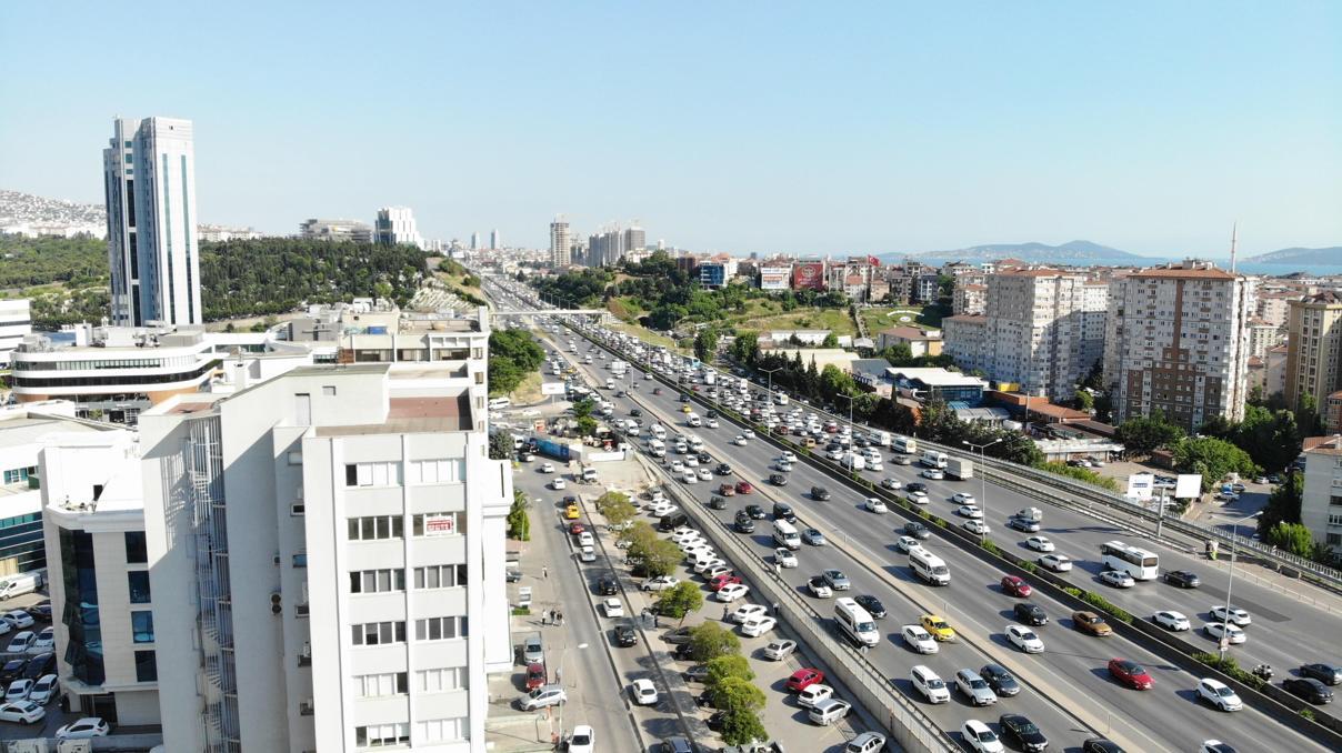 Trafikte bayram yoğunluğu başladı İşte İstanbul trafiğindeki son durum