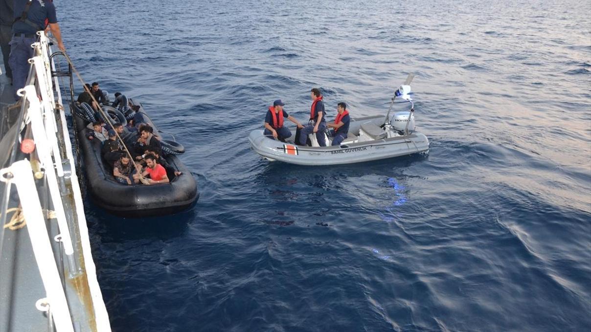 Ege Denizinde 36 düzensiz göçmen yakalandı