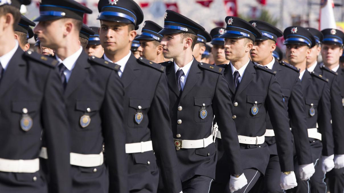 Resmi Gazete’de yayımlandı… Polis olmanın şartları değişiyor