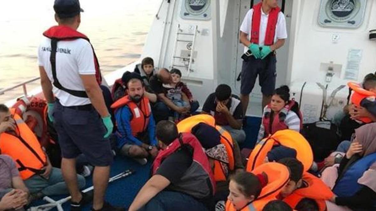 Balıkesirde 60 düzensiz göçmen yakalandı Balıkesirde 60 düzensiz göçmen yakalandı