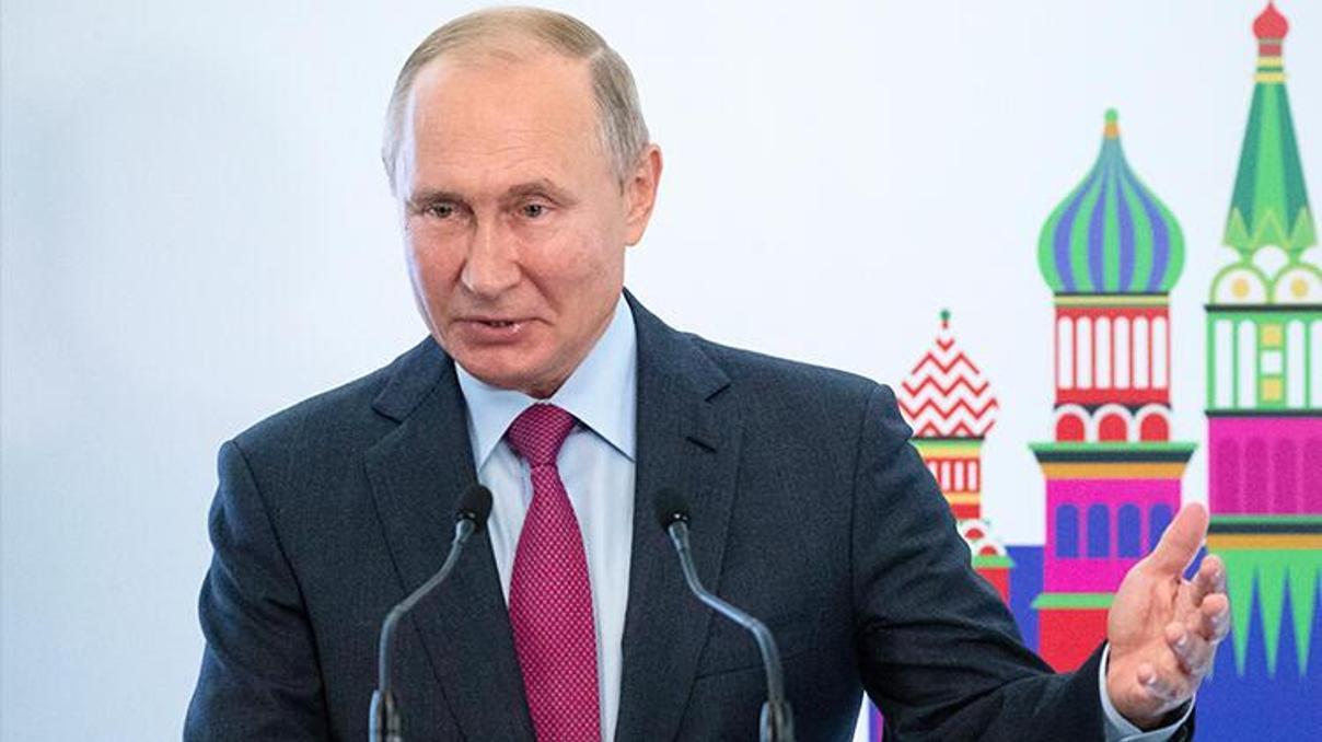 Vladimir Putinin KGB öz geçmişi yayımlandı Vladimir Putinin KGB öz geçmişi yayımlandı