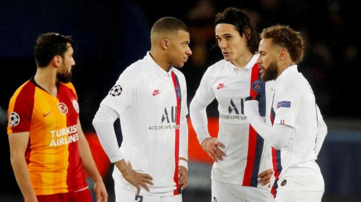 Edinson Cavani ile 3 yıllık anlaşma sağlandı Edinson Cavani ile 3 yıllık anlaşma sağlandı
