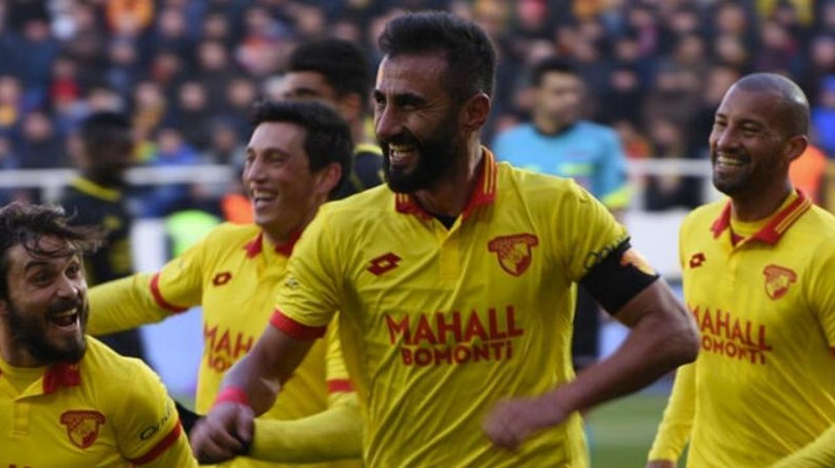 Selçuk Şahin futbolu bıraktı Selçuk Şahin futbolu bıraktı