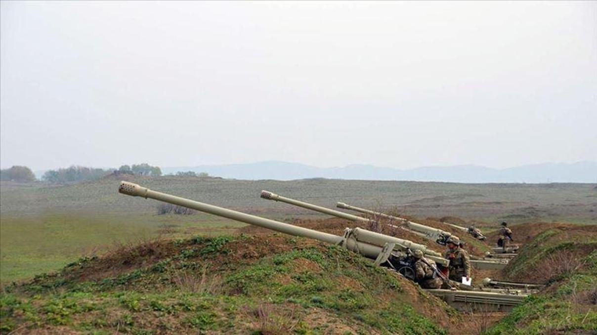 Azerbaycan ordusu Ermenistanın 280den fazla tank ve zırhlı aracını imha etti