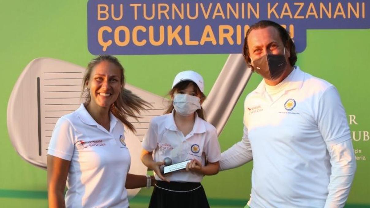 Golfçüler oynadı, çocuklar kazandı