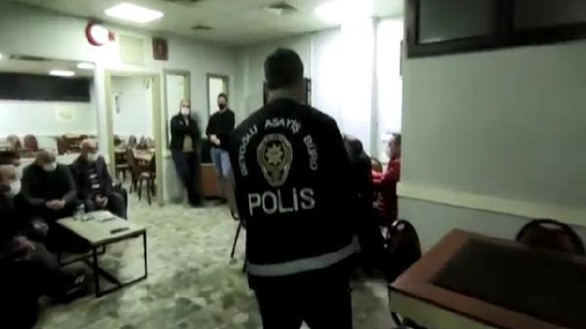 Beyoğlunda kahvehaneye koronavirüs baskını