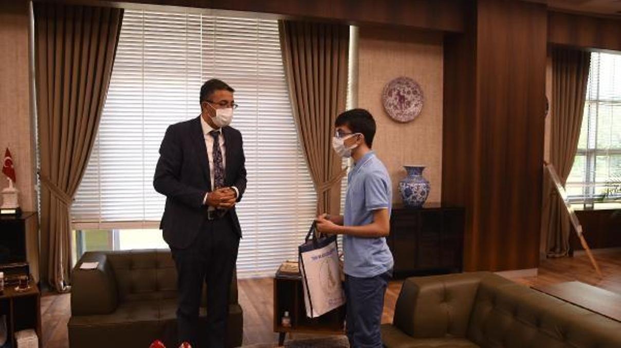 LGS birincisi Dönmez: Her gün değil, düzenli çalışarak kazandım LGS birincisi Dönmez: Her gün değil, düzenli çalışarak kazandım
