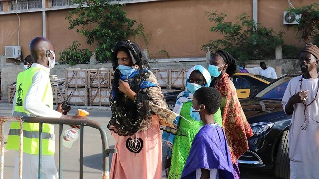 Afrikada 450 bin doz Kovid-19 aşısı imha edildi Afrikada 450 bin doz Kovid-19 aşısı imha edildi