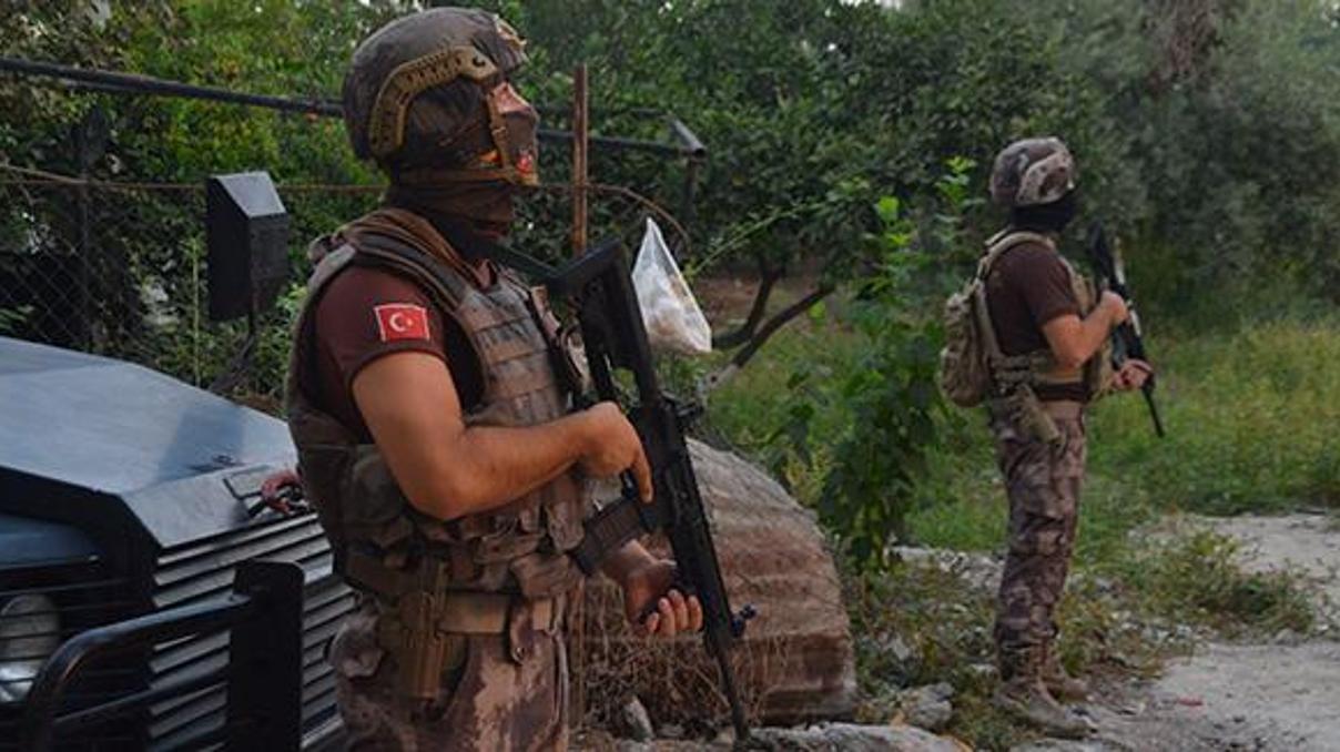 Adanada torbacı operasyonu: 9 gözaltı Adanada torbacı operasyonu: 9 gözaltı