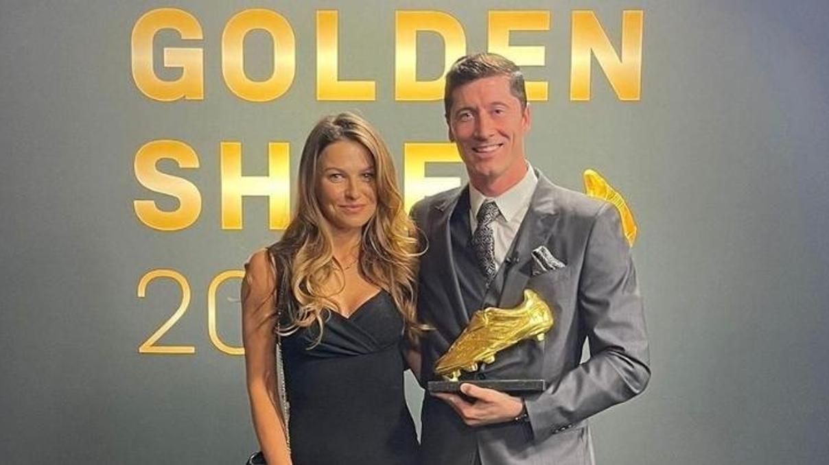 Robert Lewandowski Altın Ayakkabının sahibi oldu Robert Lewandowski Altın Ayakkabının sahibi oldu