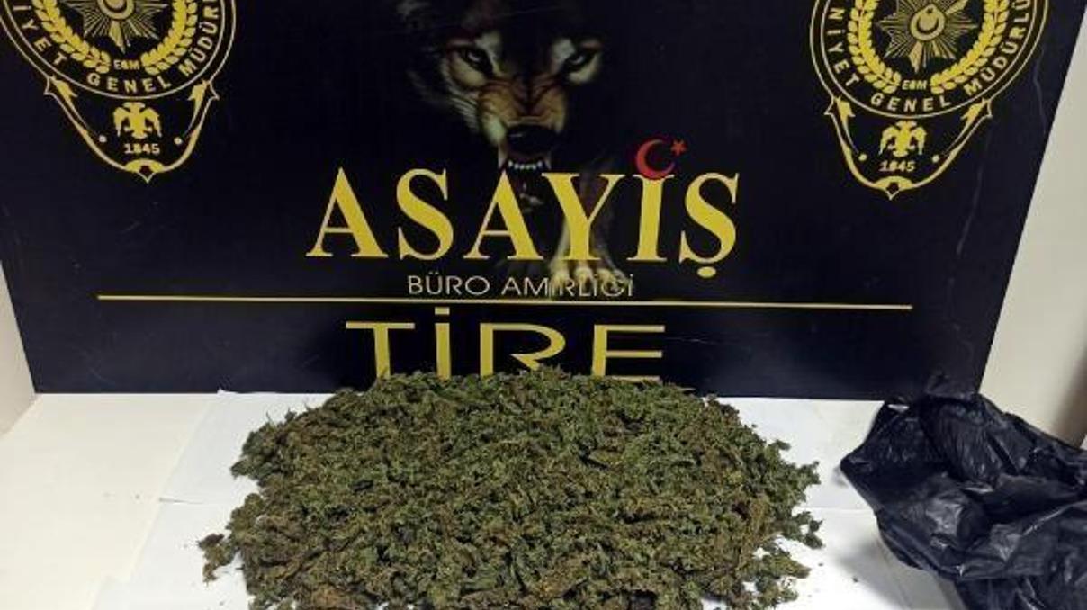 1 kilogram esrarı yol kenarına atan 3 şüpheli takip sonucu yakalanıp, tutuklandı