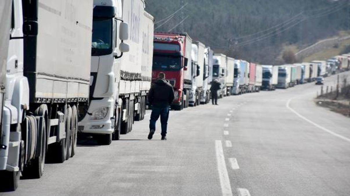 Hamzabeyli Sınır Kapısında 10 kilometre TIR kuyruğu