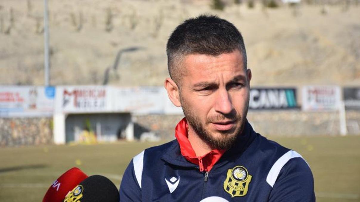 Son dakika... ÖK Yeni Malatyasporda Adem Büyükle yollar ayrıldı Son dakika... ÖK Yeni Malatyasporda Adem Büyükle yollar ayrıldı