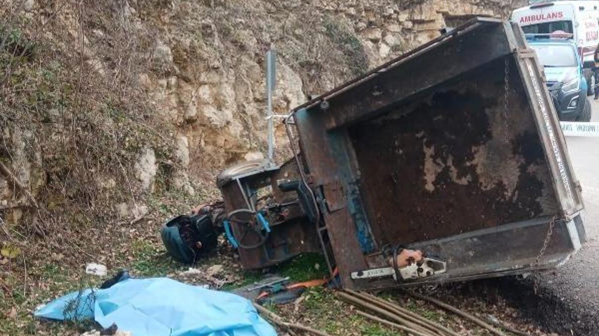 Orduda tarım aracı devrildi: 1 ölü, 3 yaralı