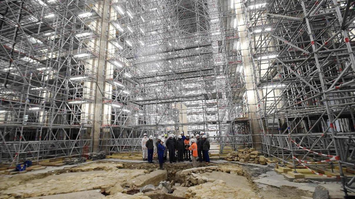Notre Dame Katedralinde tarihe ışık tutacak keşif 14. yüzyıldan kalma mezarlar bulundu Notre Dame Katedralinde tarihe ışık tutacak keşif 14. yüzyıldan kalma mezarlar bulundu